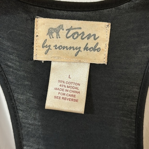Torn by Ronny Kobo black tank top with copper-colored metallic squares size L - Picture 5 of 8
